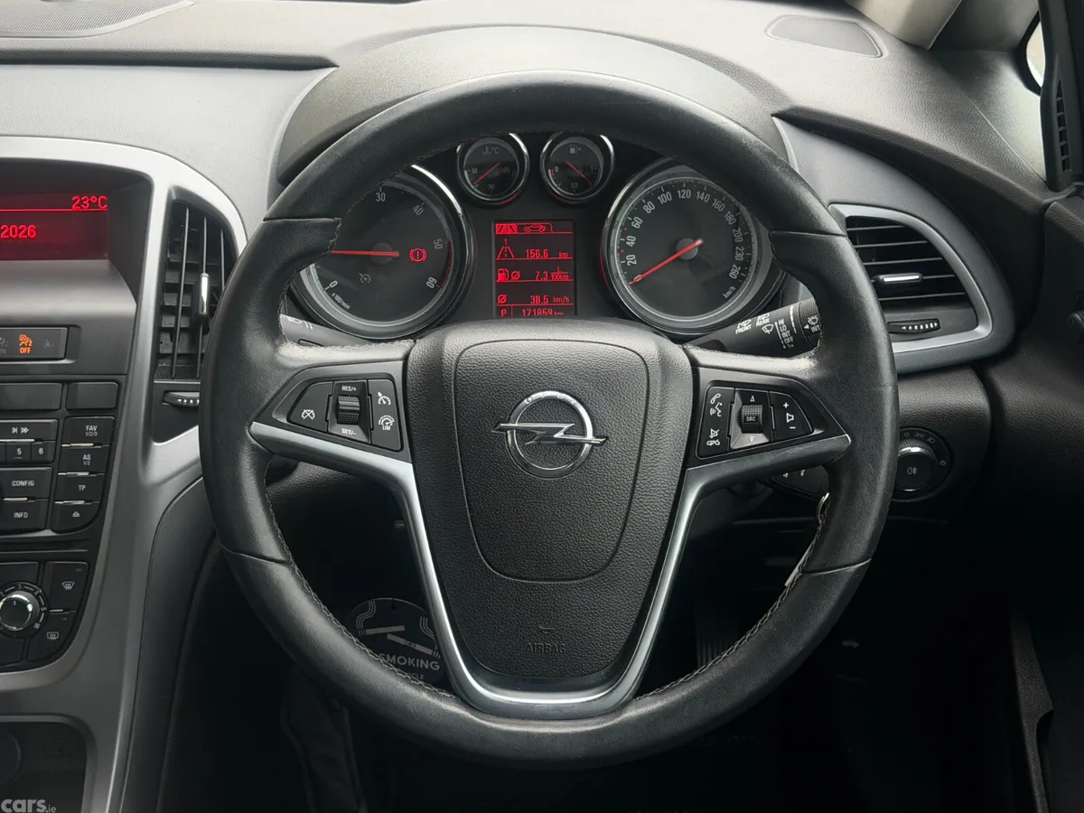 Opel Astra Hatchback, Diesel, 2015, Silver