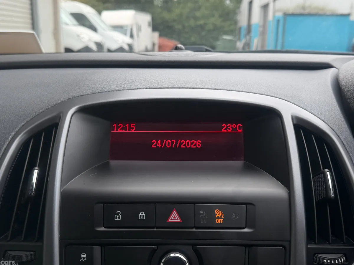 Opel Astra Hatchback, Diesel, 2015, Silver