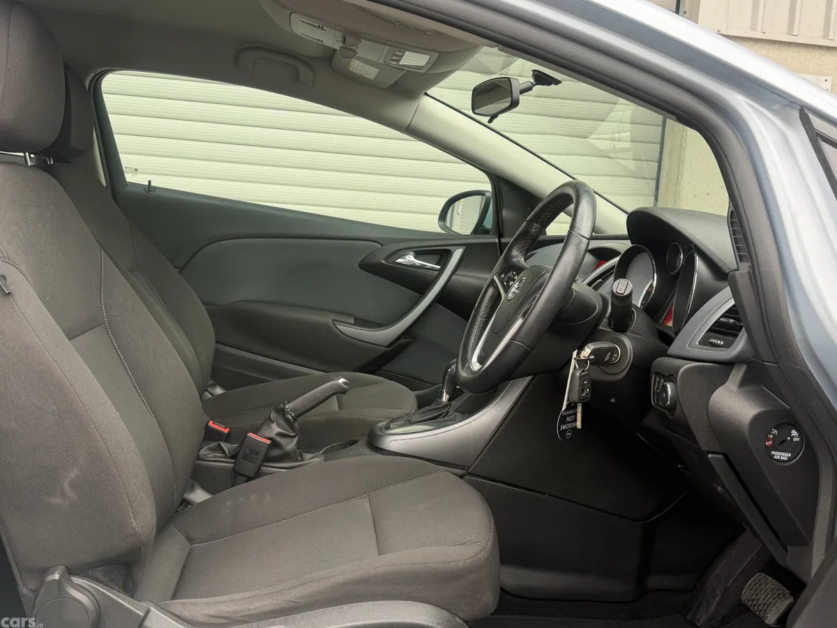 Opel Astra Hatchback, Diesel, 2015, Silver