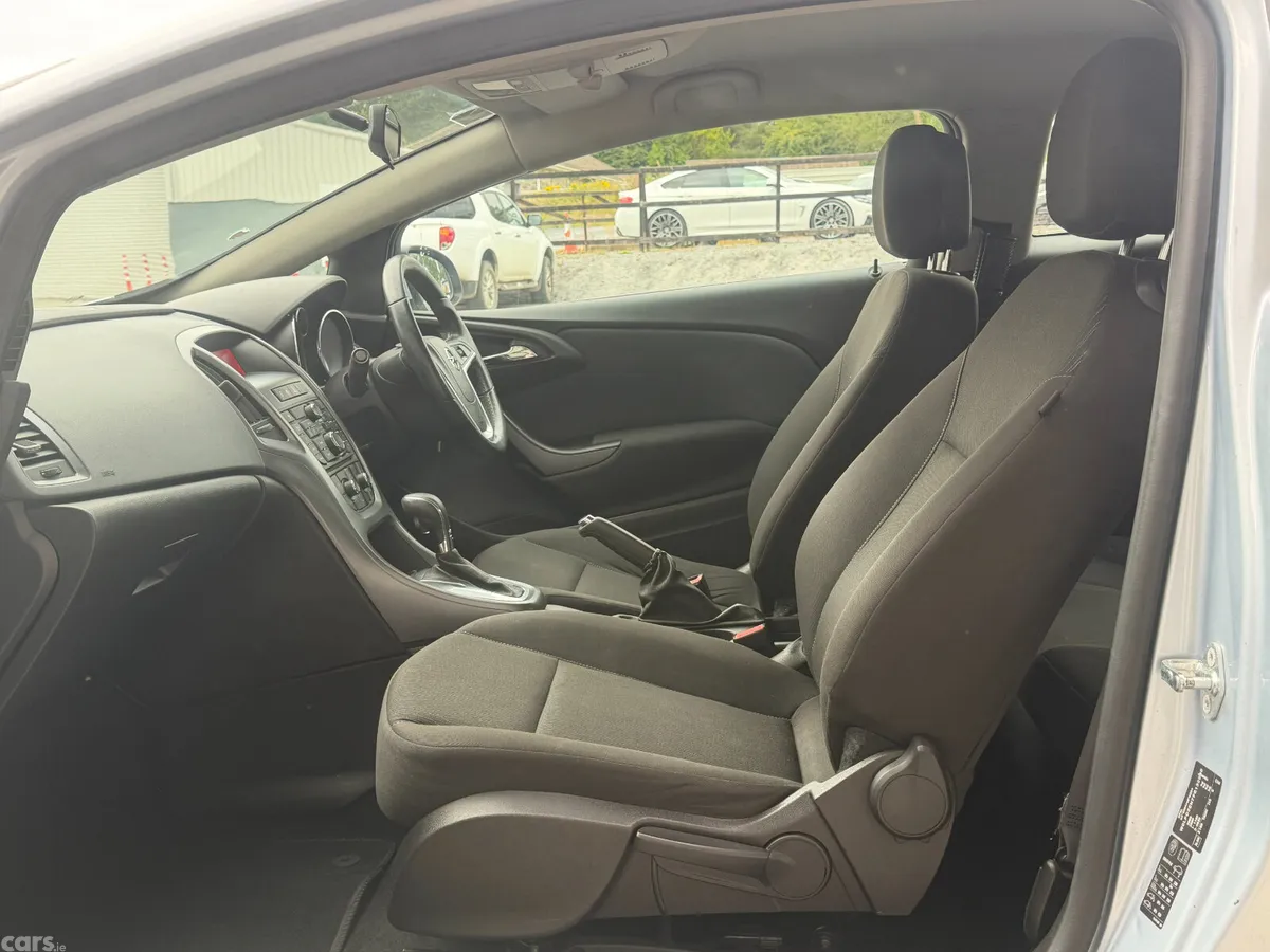 Opel Astra Hatchback, Diesel, 2015, Silver