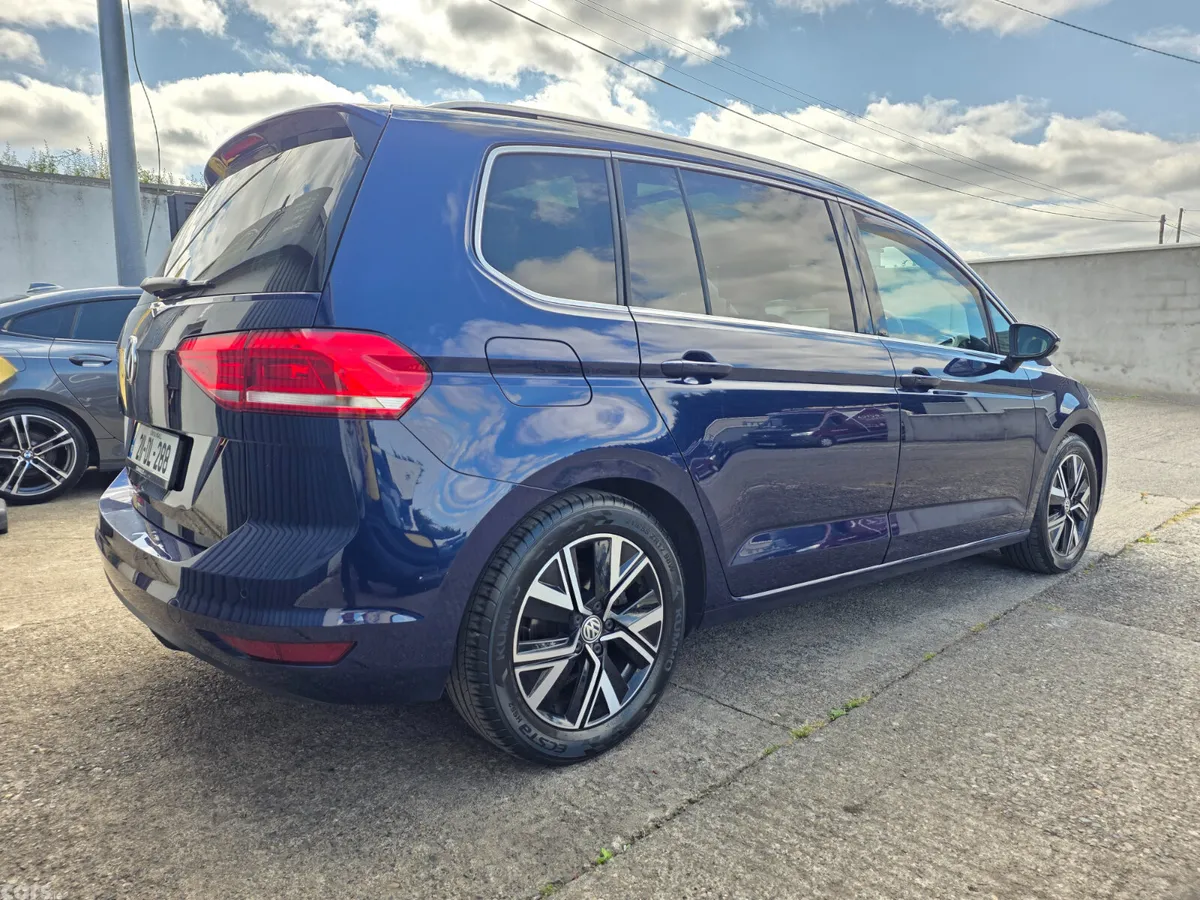 Volkswagen Touran MPV, Diesel, 2021, Blue