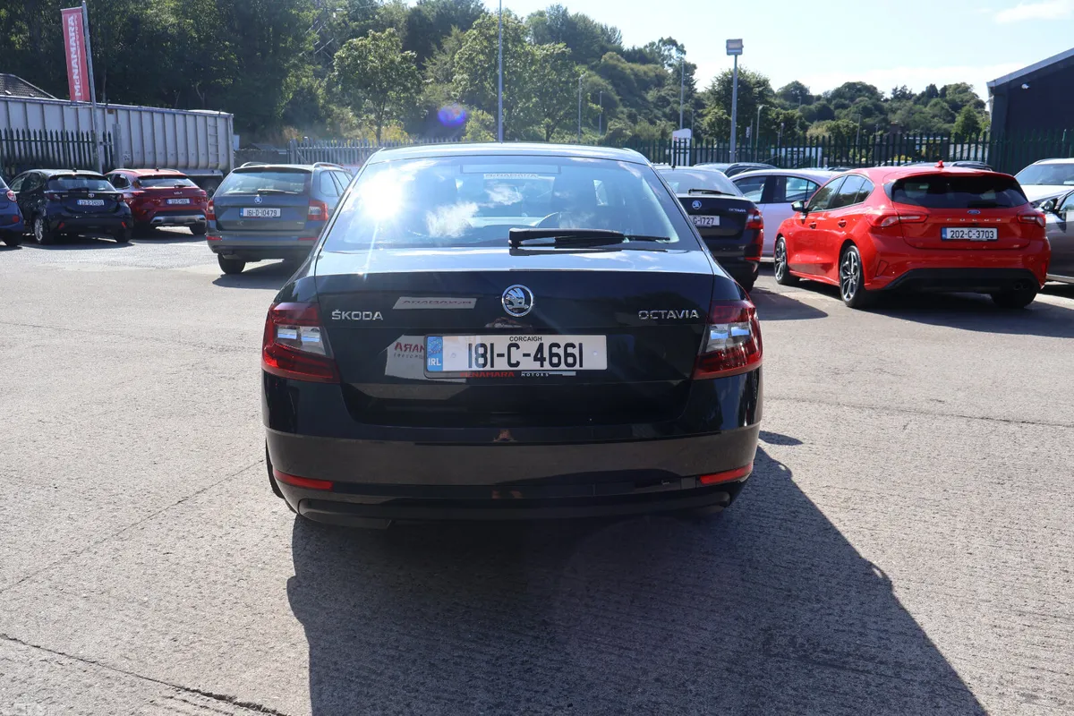 Skoda Octavia Saloon, Petrol, 2018, Black