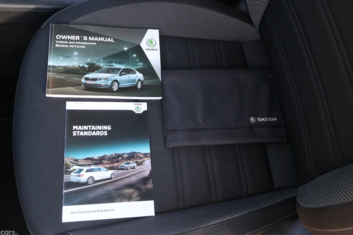 Skoda Octavia Saloon, Petrol, 2018, Black