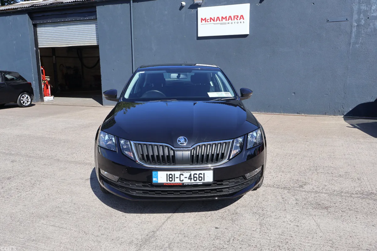 Skoda Octavia Saloon, Petrol, 2018, Black