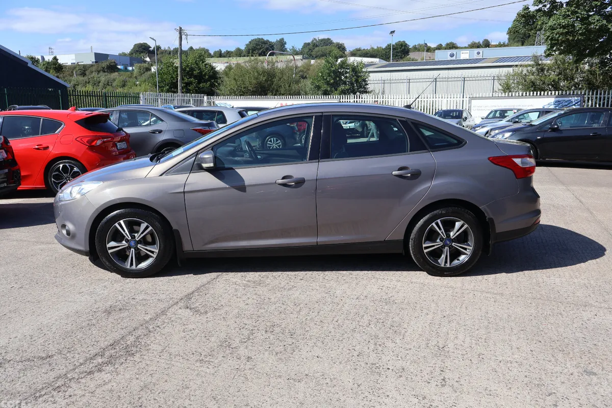 Ford Focus Saloon, Diesel, 2014, Brown