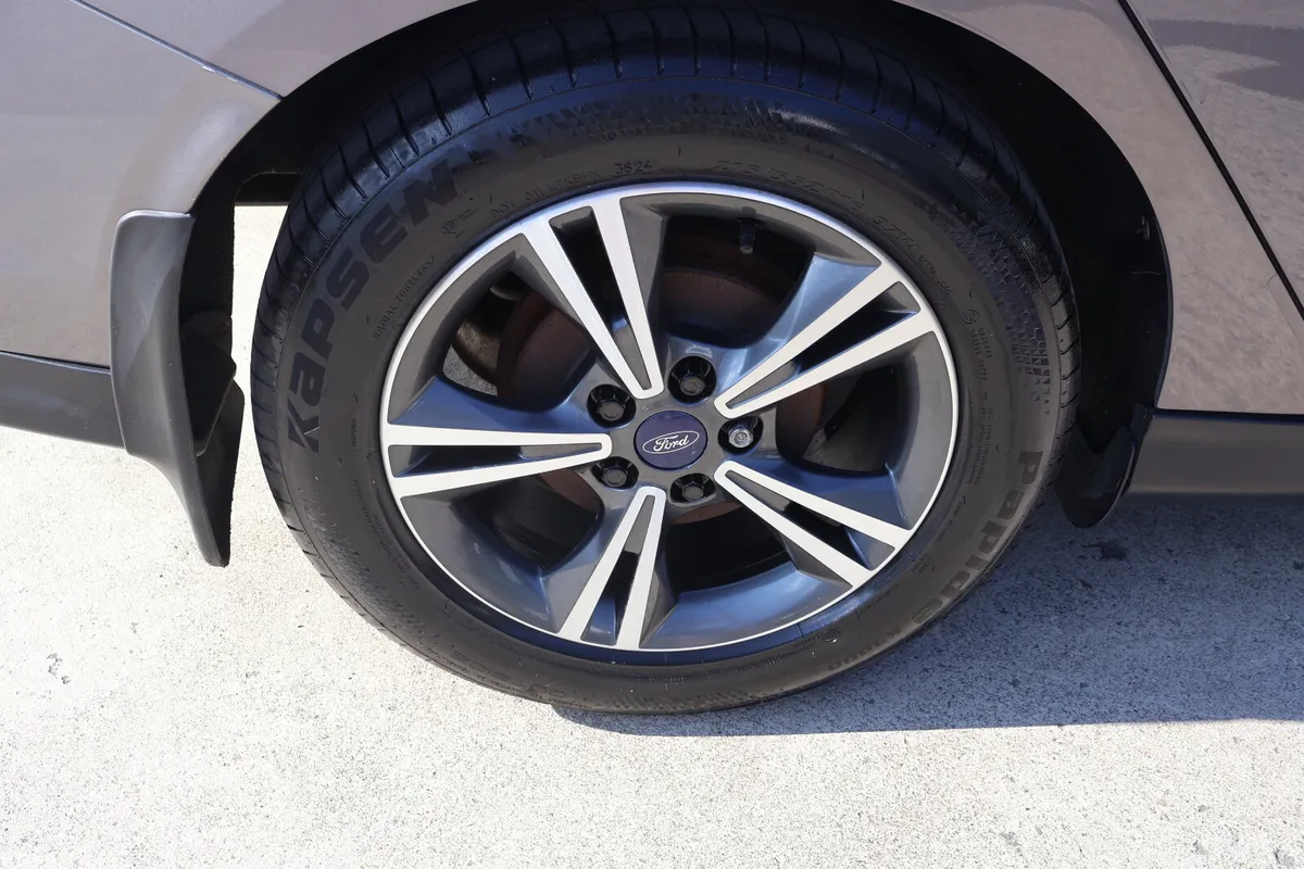 Ford Focus Saloon, Diesel, 2014, Brown