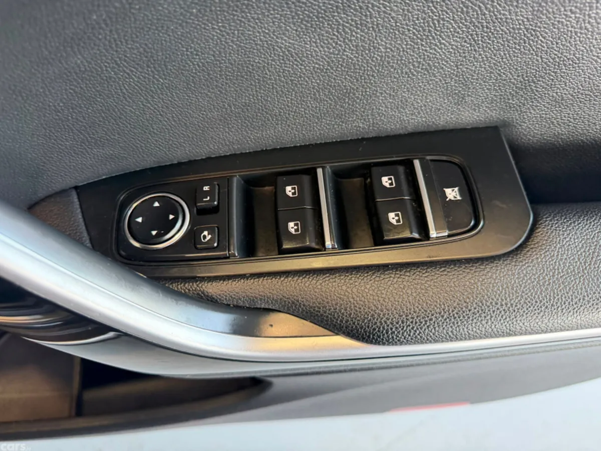 Kia XCeed Hatchback, Petrol Plug-in Hybrid, 2020, Black
