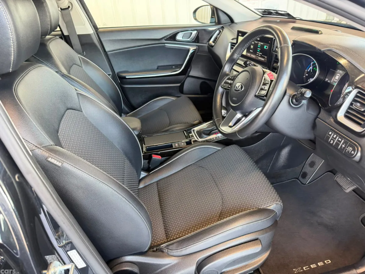 Kia XCeed Hatchback, Petrol Plug-in Hybrid, 2020, Black