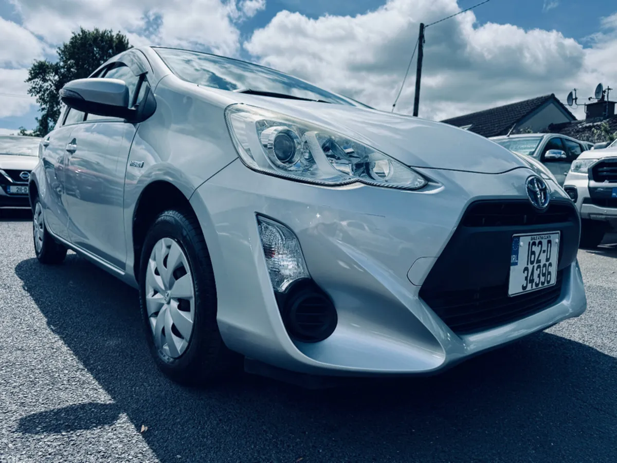 Toyota Aqua Hatchback, Petrol Hybrid, 2016, Silver