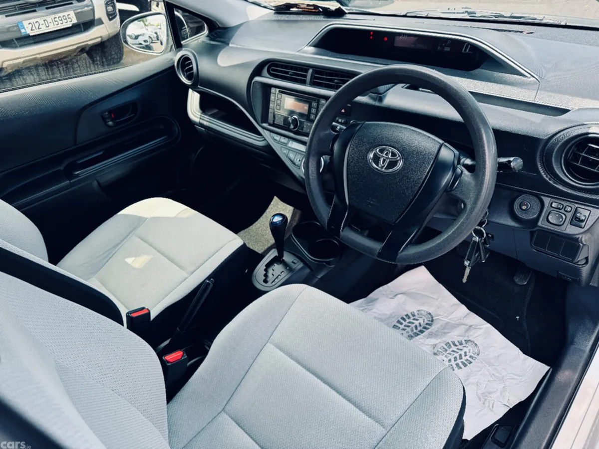 Toyota Aqua Hatchback, Petrol Hybrid, 2016, Silver