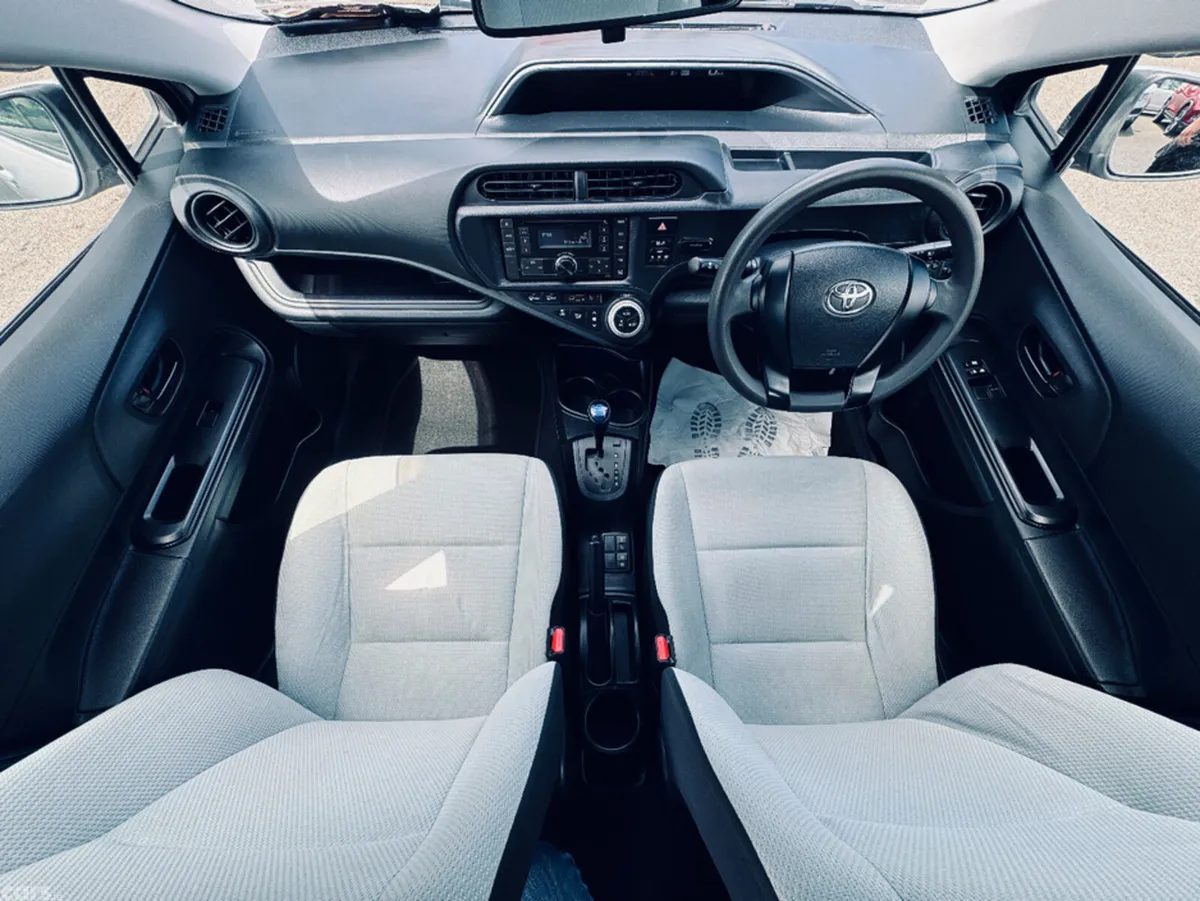 Toyota Aqua Hatchback, Petrol Hybrid, 2016, Silver