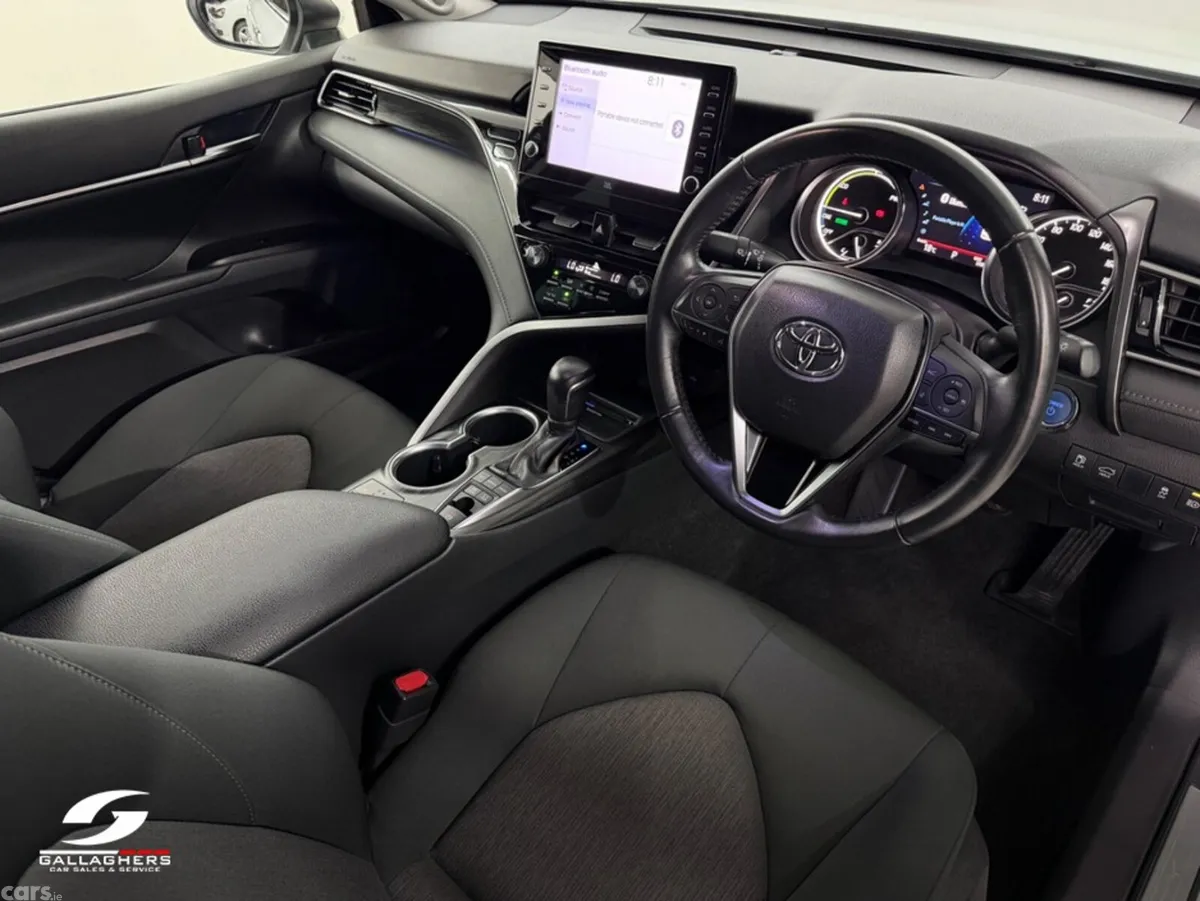 Toyota Camry Saloon, Petrol Hybrid, 2021, White