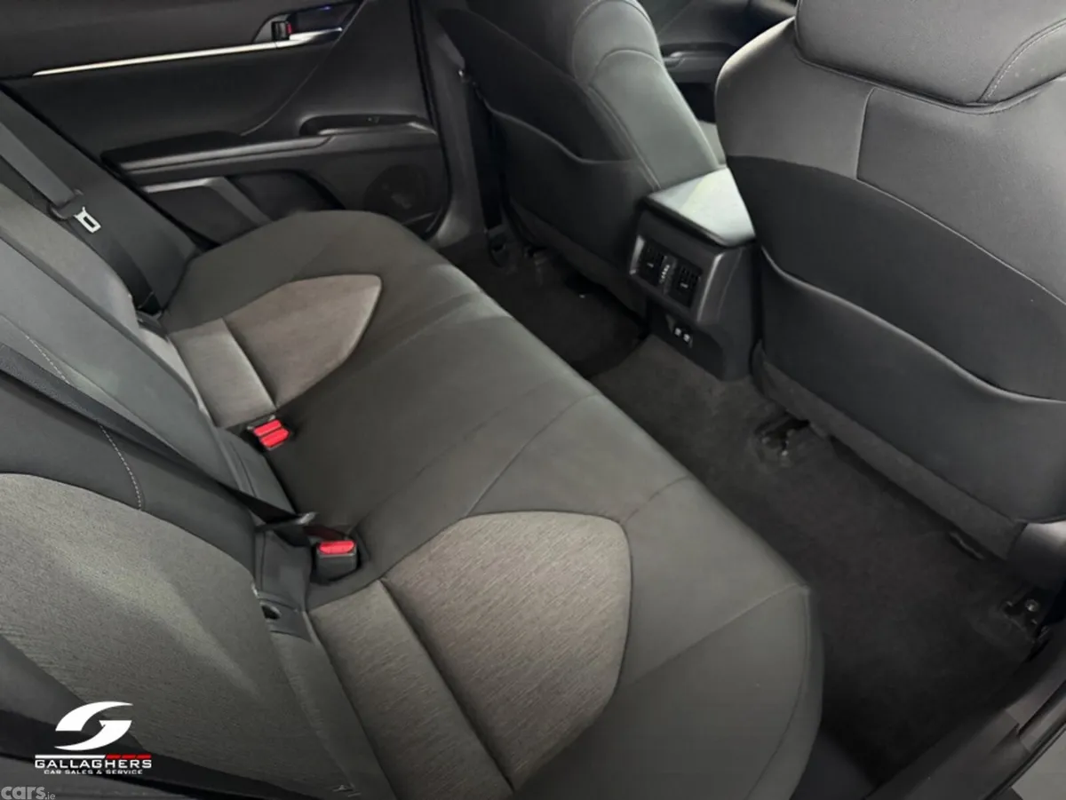 Toyota Camry Saloon, Petrol Hybrid, 2021, White