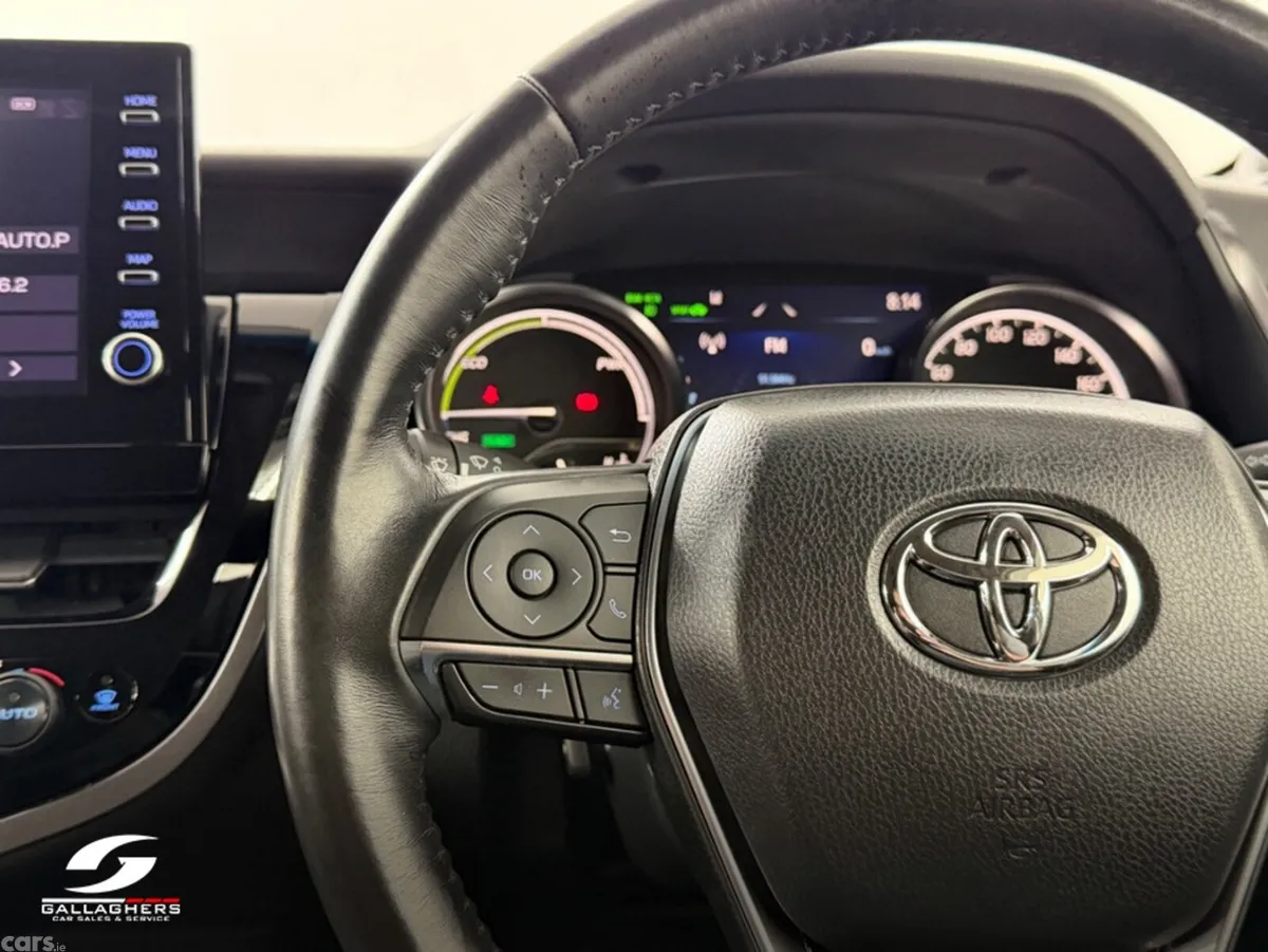 Toyota Camry Saloon, Petrol Hybrid, 2021, White