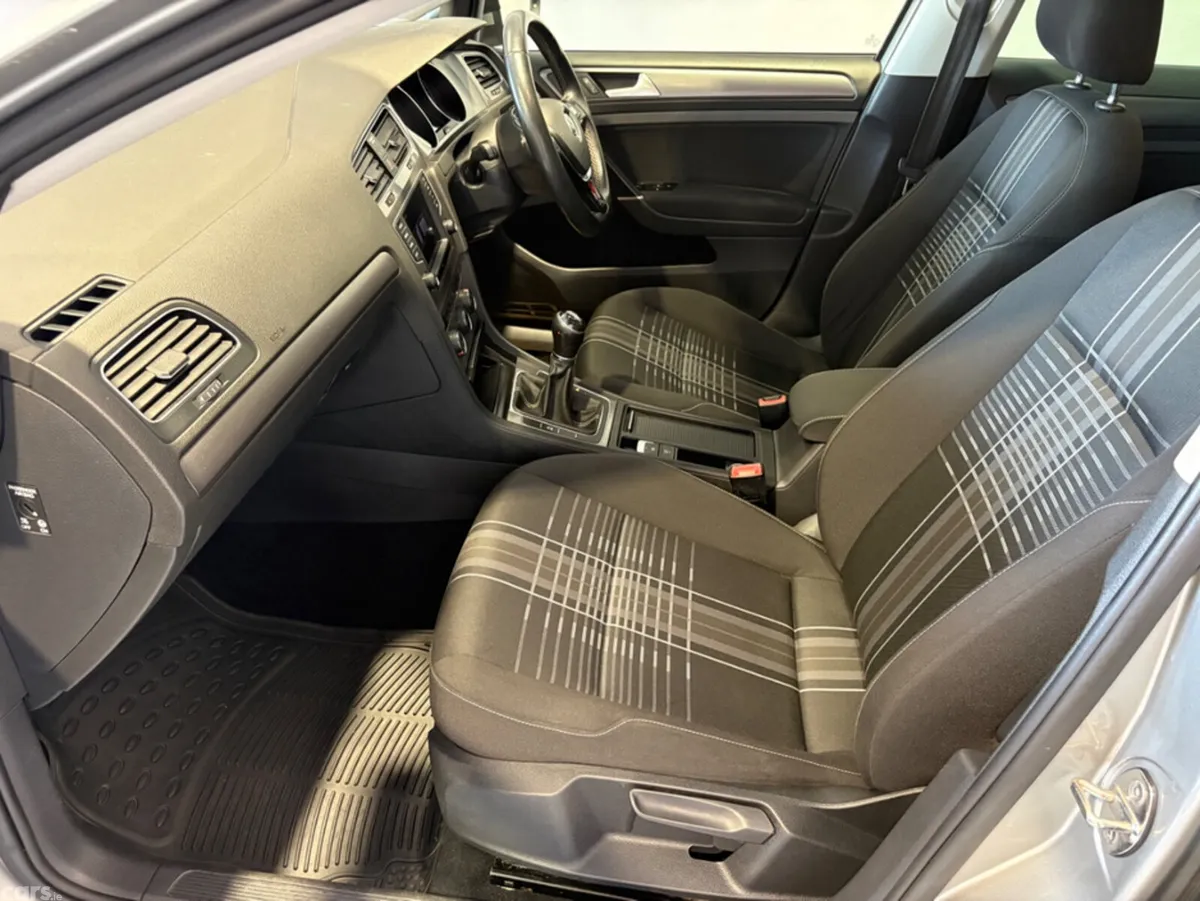 Volkswagen Golf Hatchback, Diesel, 2016, Silver