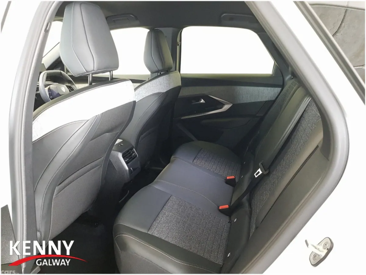 Peugeot 3008 MPV, Petrol Hybrid, 2026, White