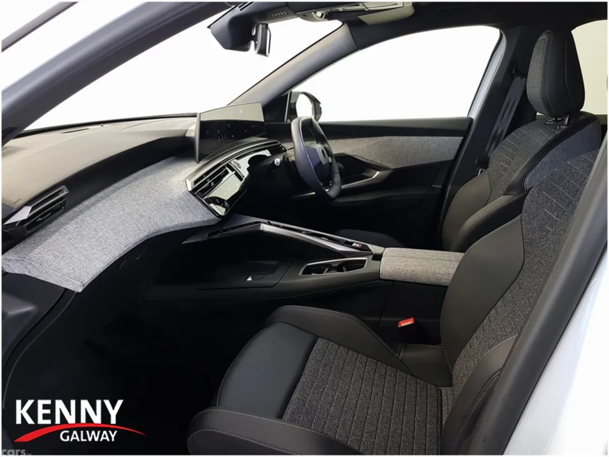 Peugeot 3008 MPV, Petrol Hybrid, 2026, White