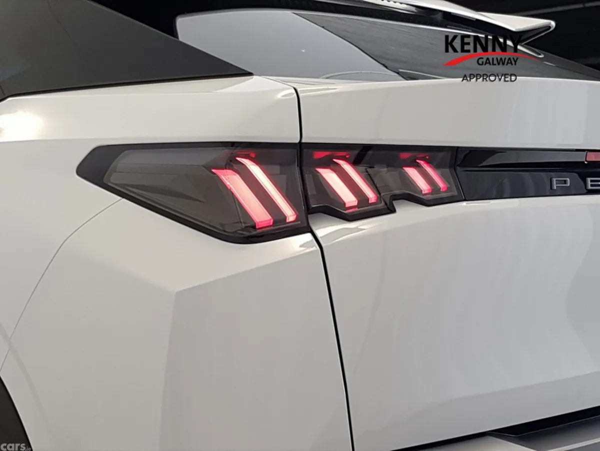 Peugeot 3008 MPV, Petrol Hybrid, 2026, White