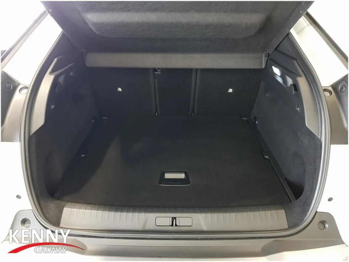 Peugeot 3008 MPV, Petrol Hybrid, 2026, White
