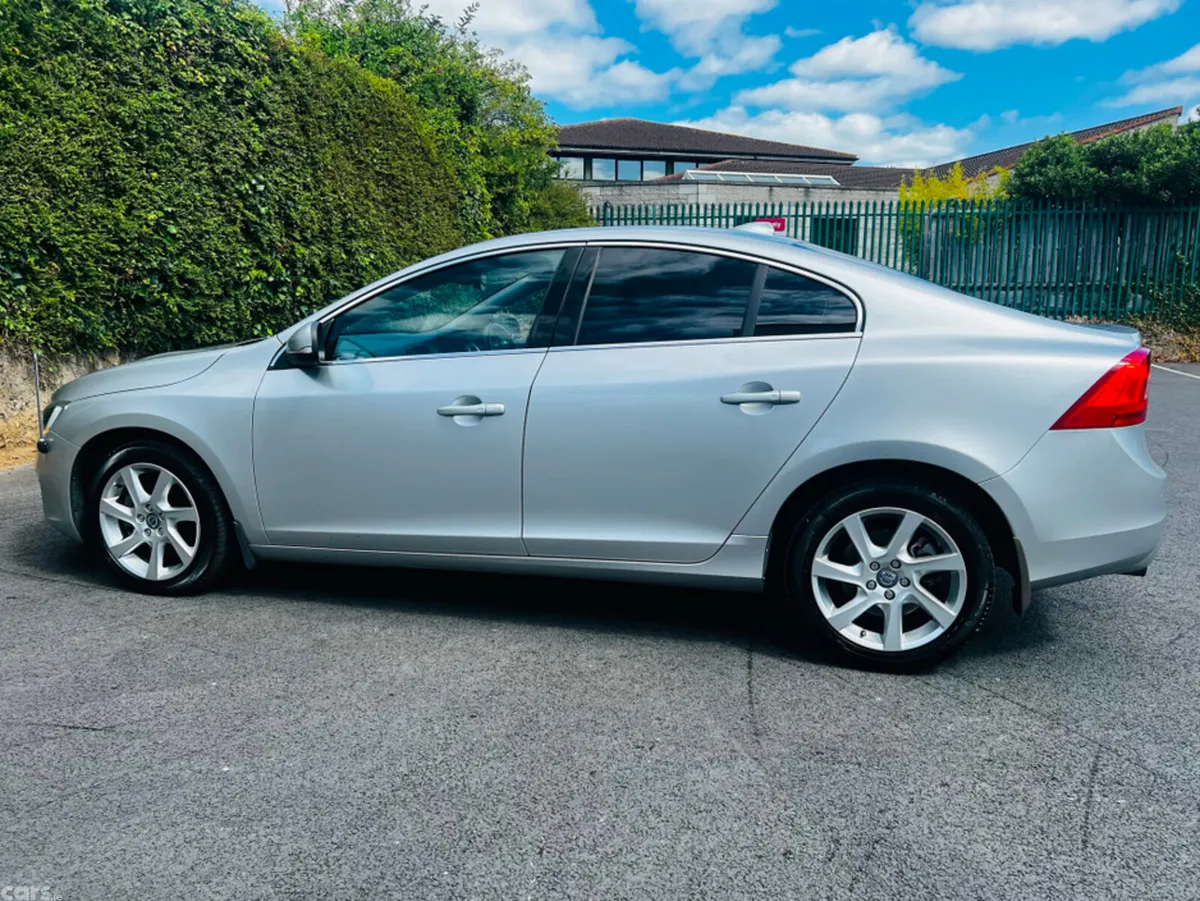 Volvo S60 Hatchback, Petrol, 2015, Silver