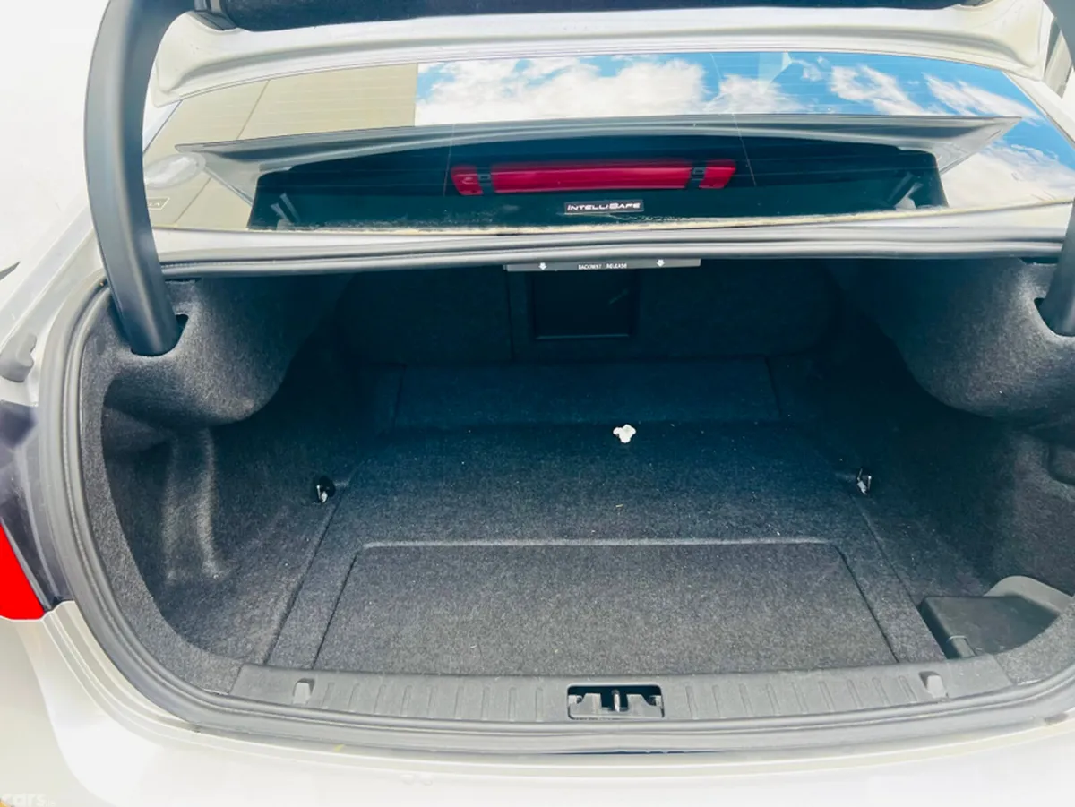 Volvo S60 Hatchback, Petrol, 2015, Silver