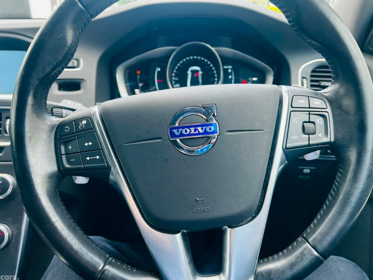 Volvo S60 Hatchback, Petrol, 2015, Silver