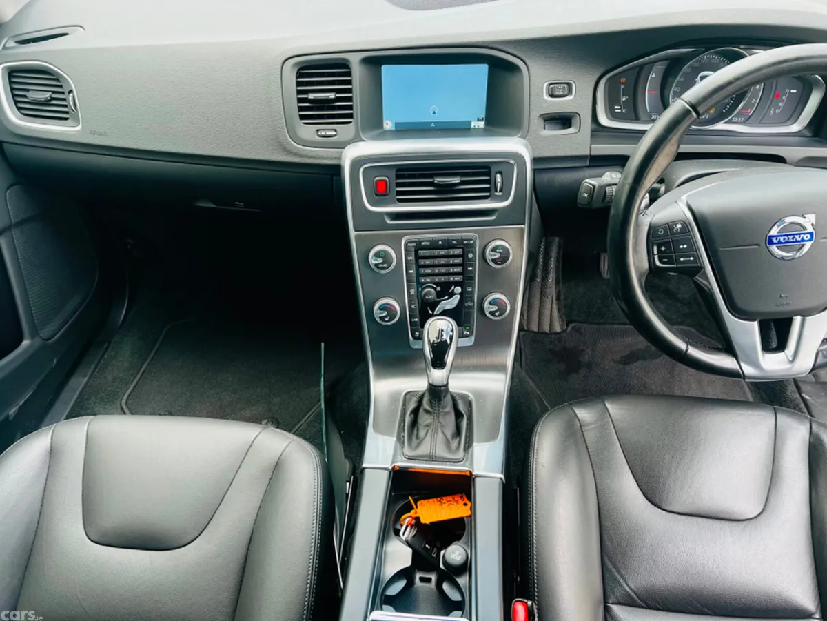 Volvo S60 Hatchback, Petrol, 2015, Silver