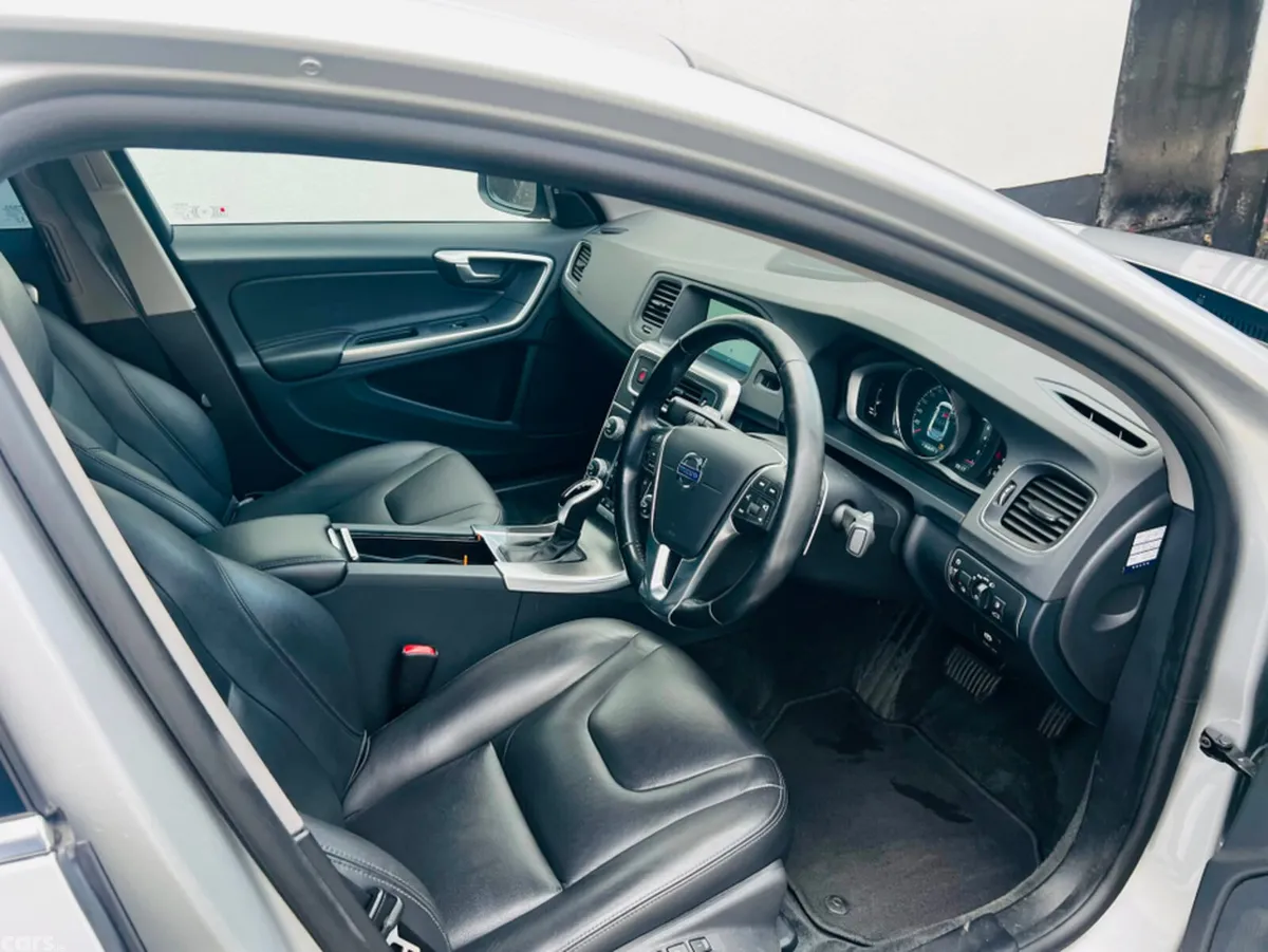 Volvo S60 Hatchback, Petrol, 2015, Silver