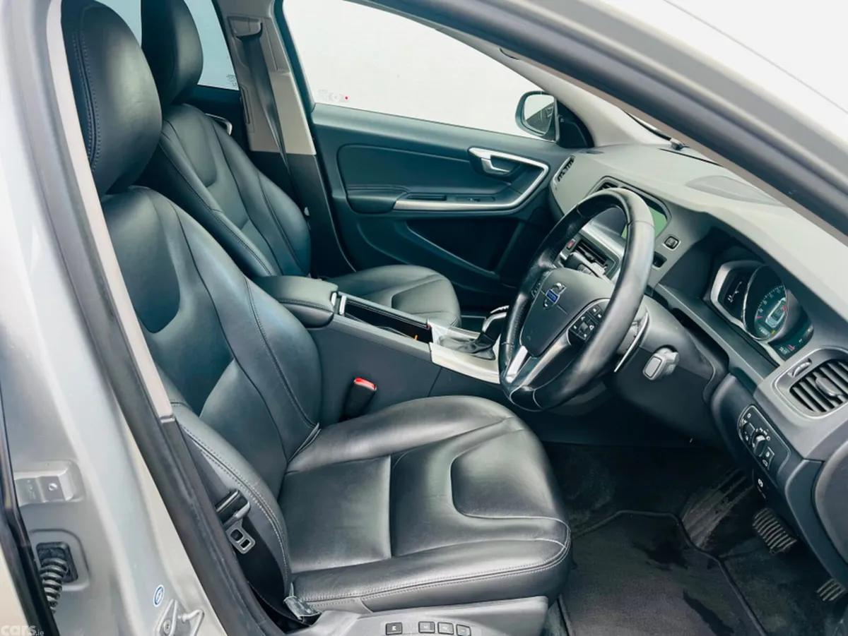 Volvo S60 Hatchback, Petrol, 2015, Silver