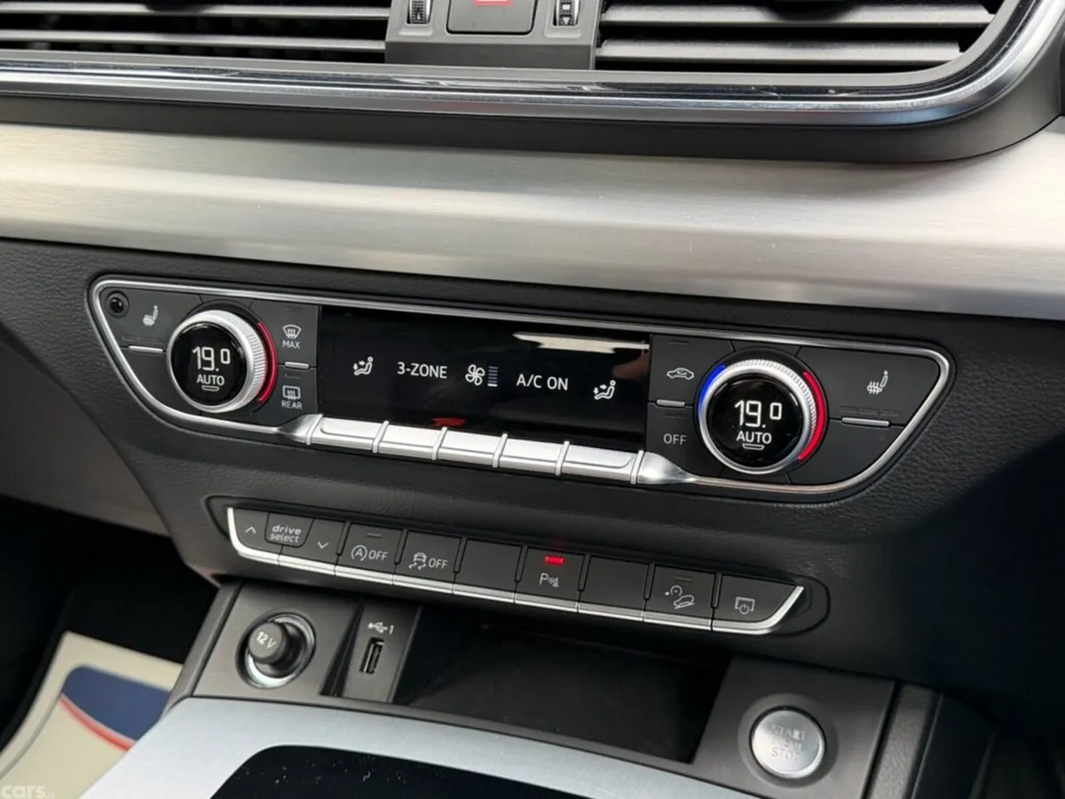 Audi Q5 SUV, Diesel Hybrid, 2022, Blue