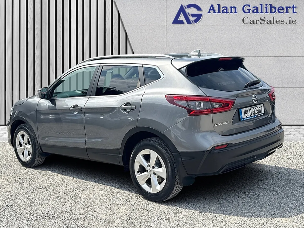 Nissan Qashqai MPV, Petrol, 2019, Grey