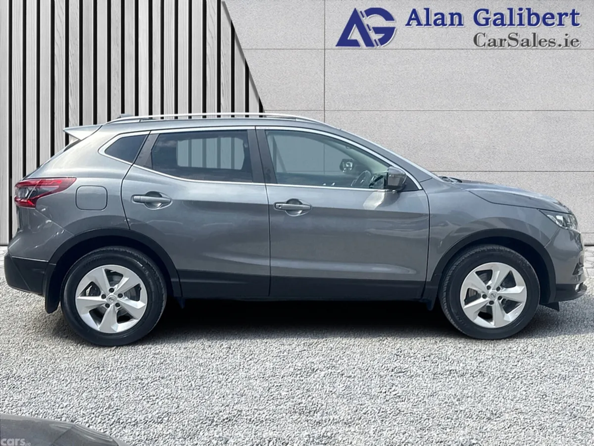 Nissan Qashqai MPV, Petrol, 2019, Grey
