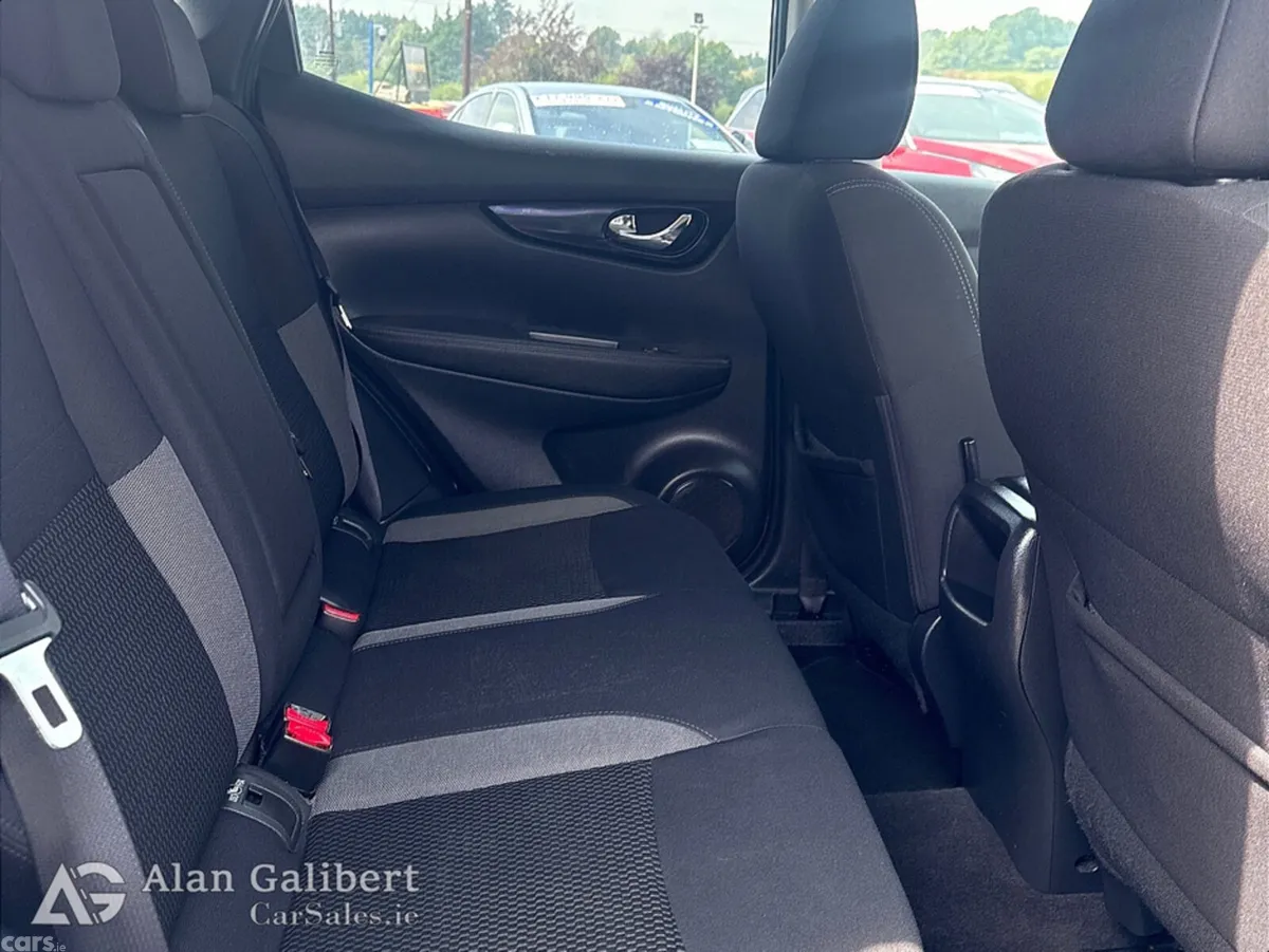 Nissan Qashqai MPV, Petrol, 2019, Grey