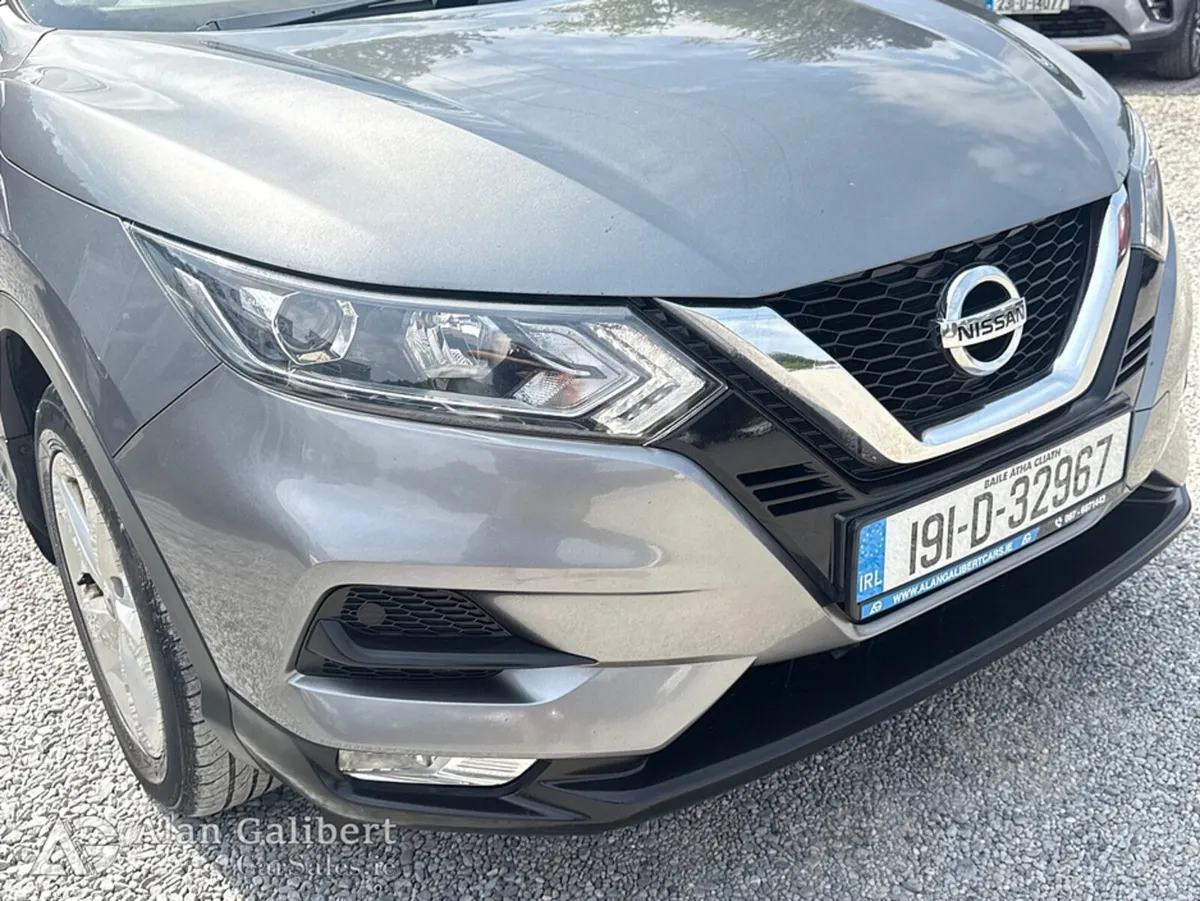 Nissan Qashqai MPV, Petrol, 2019, Grey