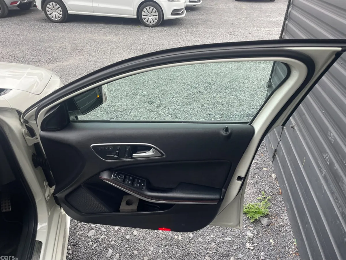 Mercedes-Benz Other Hatchback, Petrol, 2013, White