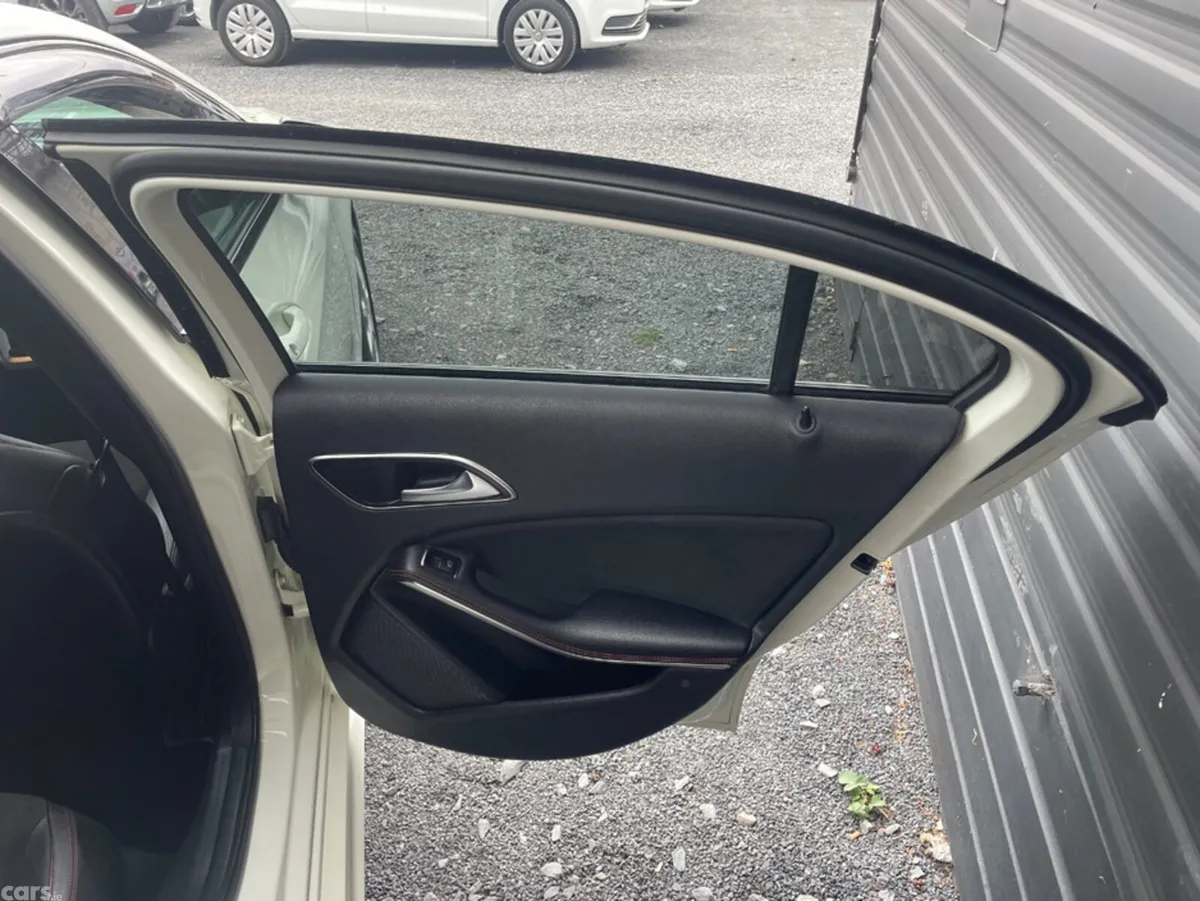 Mercedes-Benz Other Hatchback, Petrol, 2013, White