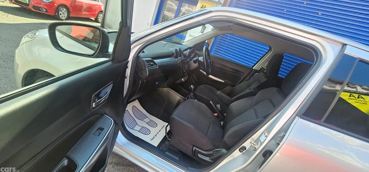 Suzuki Swift Hatchback, Petrol, 2023, Silver