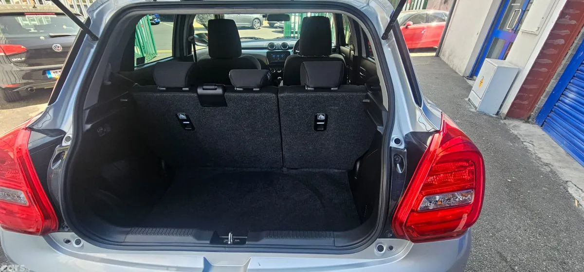 Suzuki Swift Hatchback, Petrol, 2023, Silver