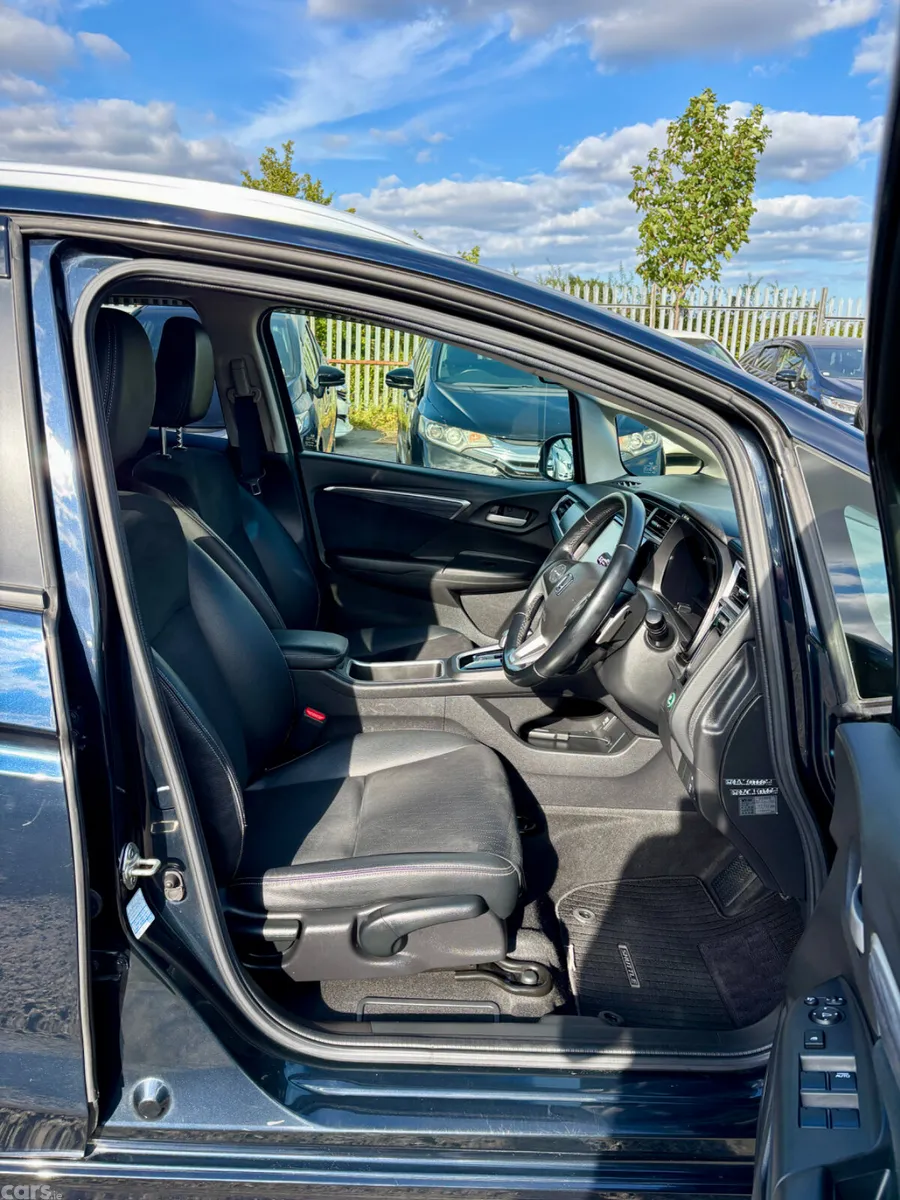 Honda Shuttle MPV, Petrol Hybrid, 2016, Black