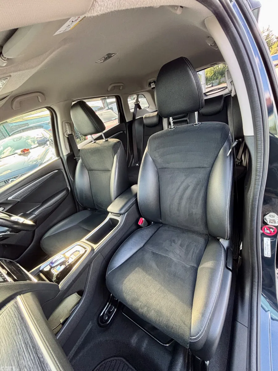 Honda Shuttle MPV, Petrol Hybrid, 2016, Black