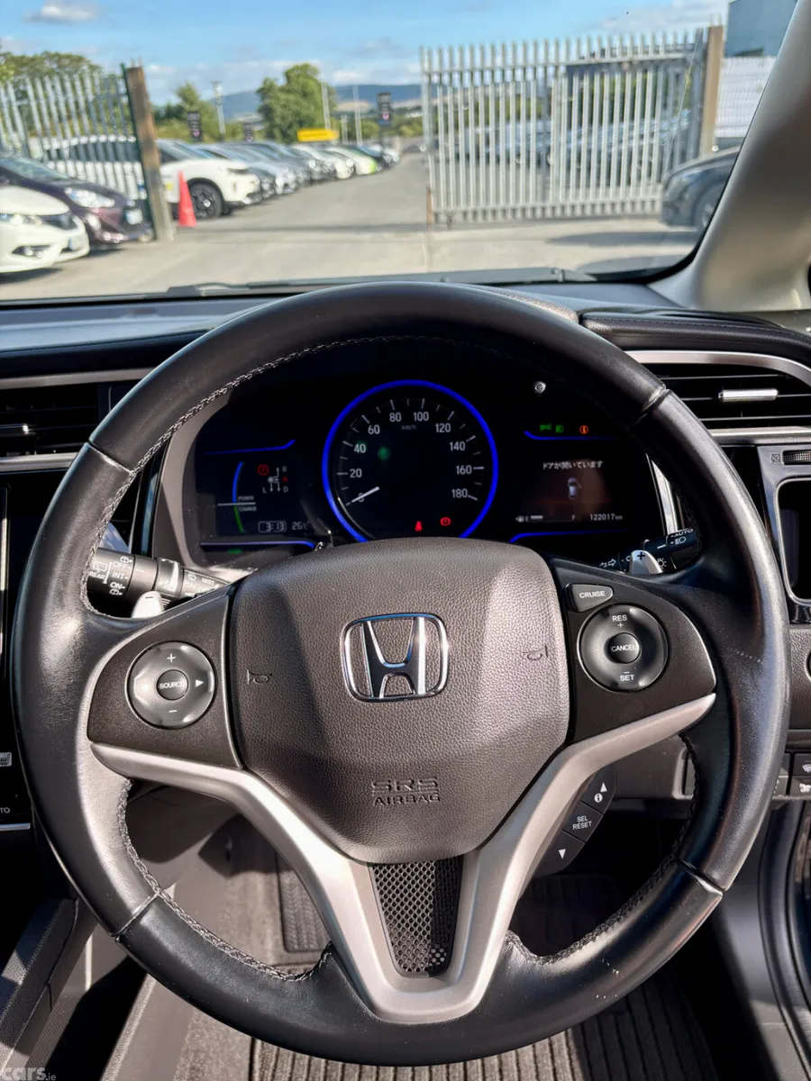Honda Shuttle MPV, Petrol Hybrid, 2016, Black