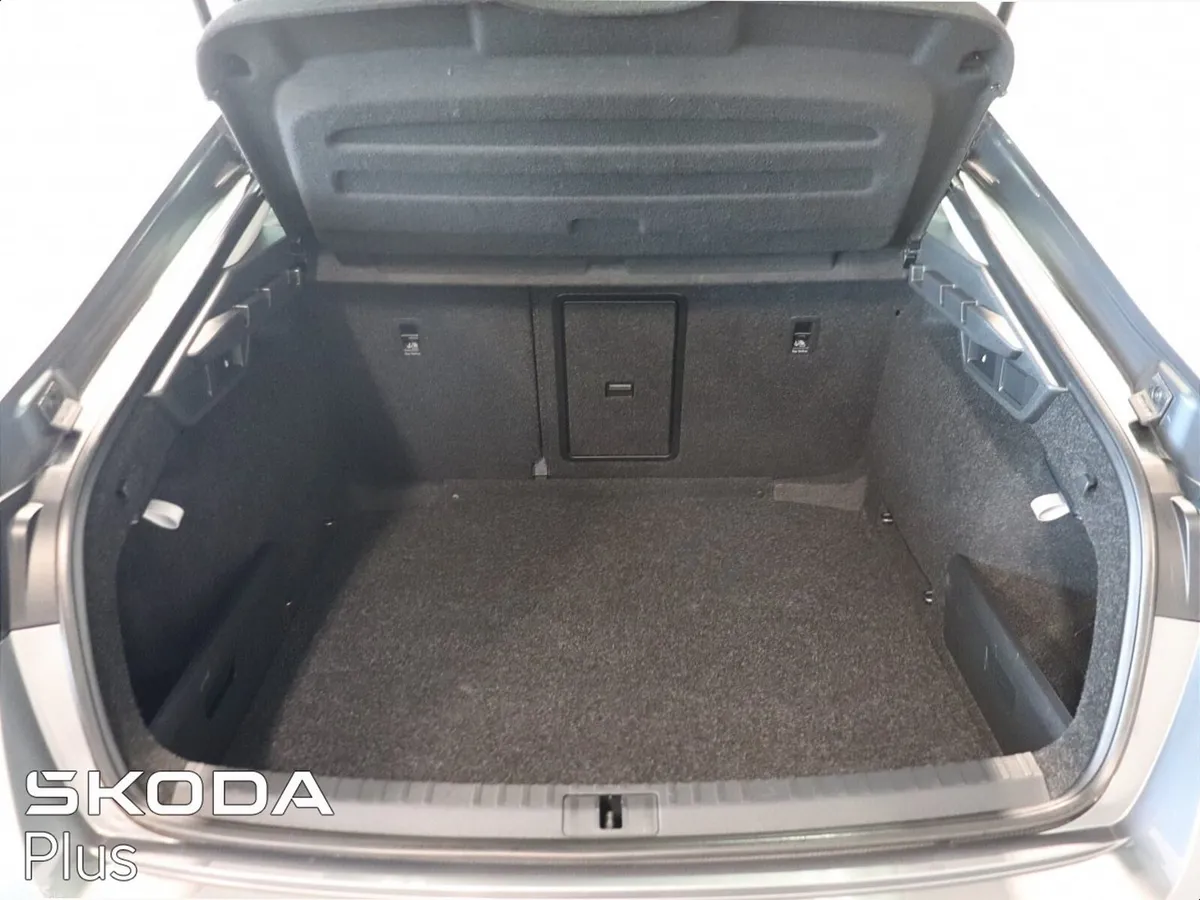 Skoda Octavia Saloon, Petrol, 2023, Grey