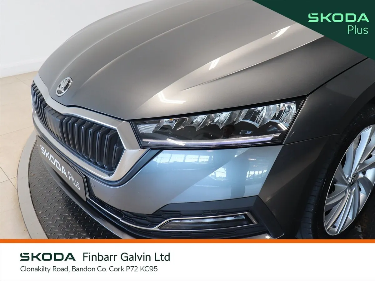 Skoda Octavia Saloon, Petrol, 2023, Grey