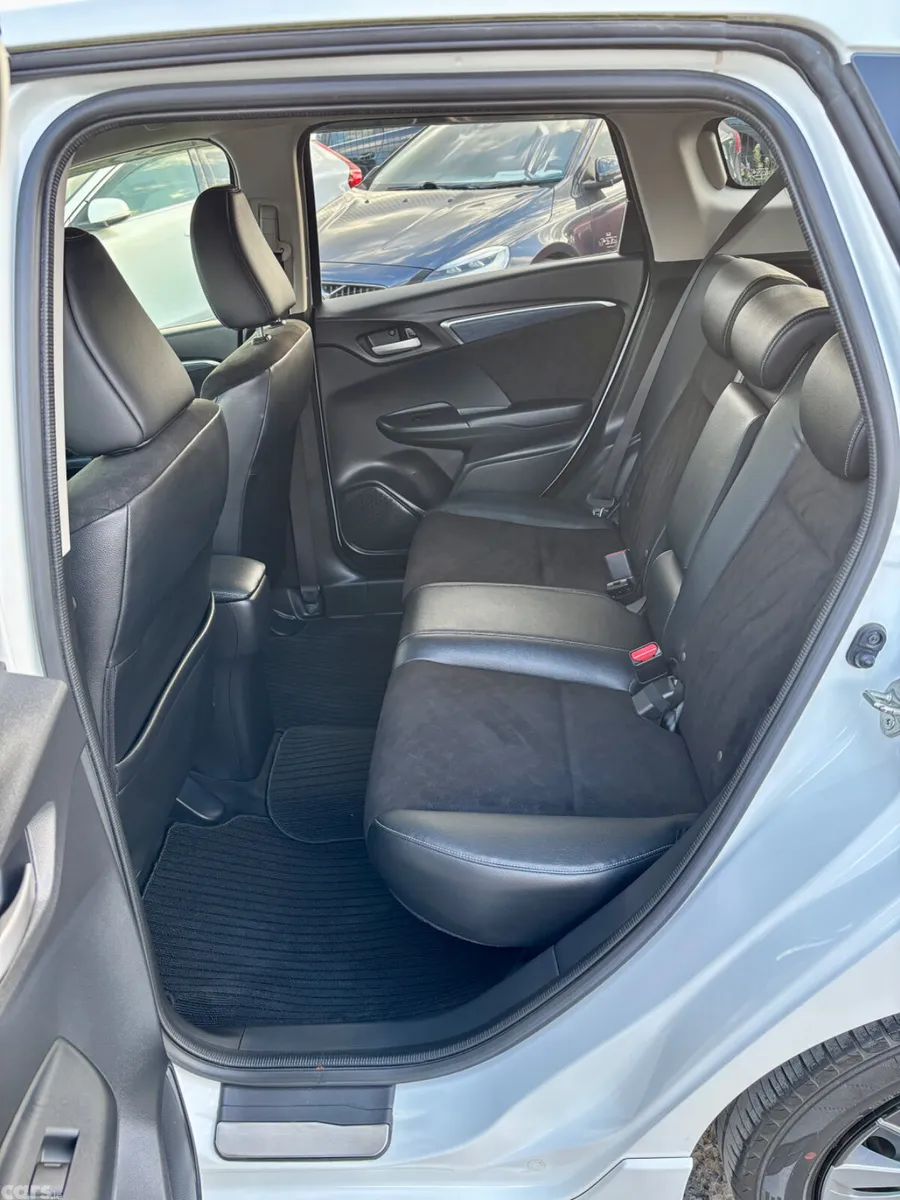 Honda Shuttle MPV, Petrol Hybrid, 2015, White