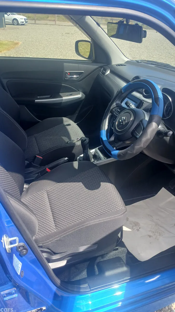 Suzuki Swift Hatchback, Petrol, 2017, Blue