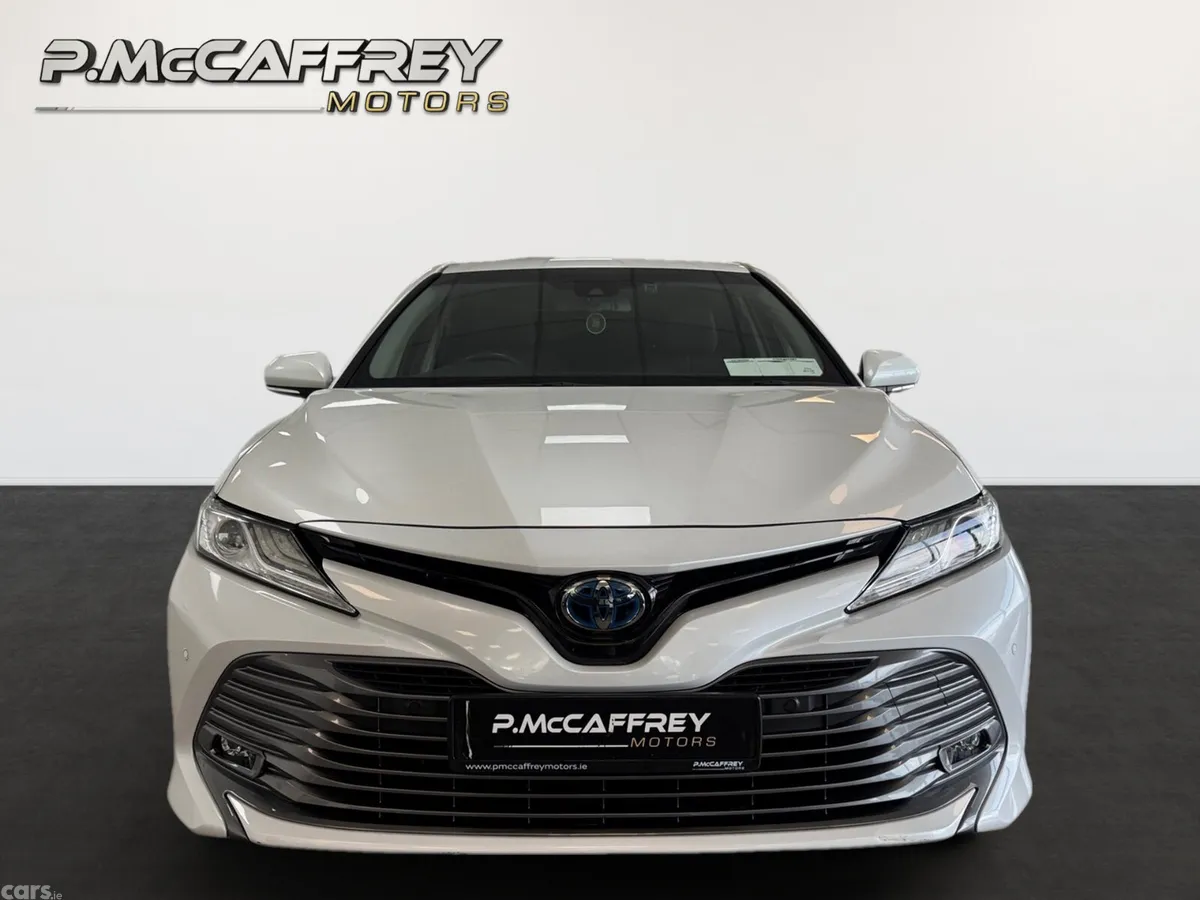 Toyota Camry Saloon, Petrol Hybrid, 2020, White