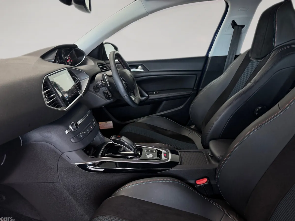 Peugeot 308 Hatchback, Diesel, 2019, Blue
