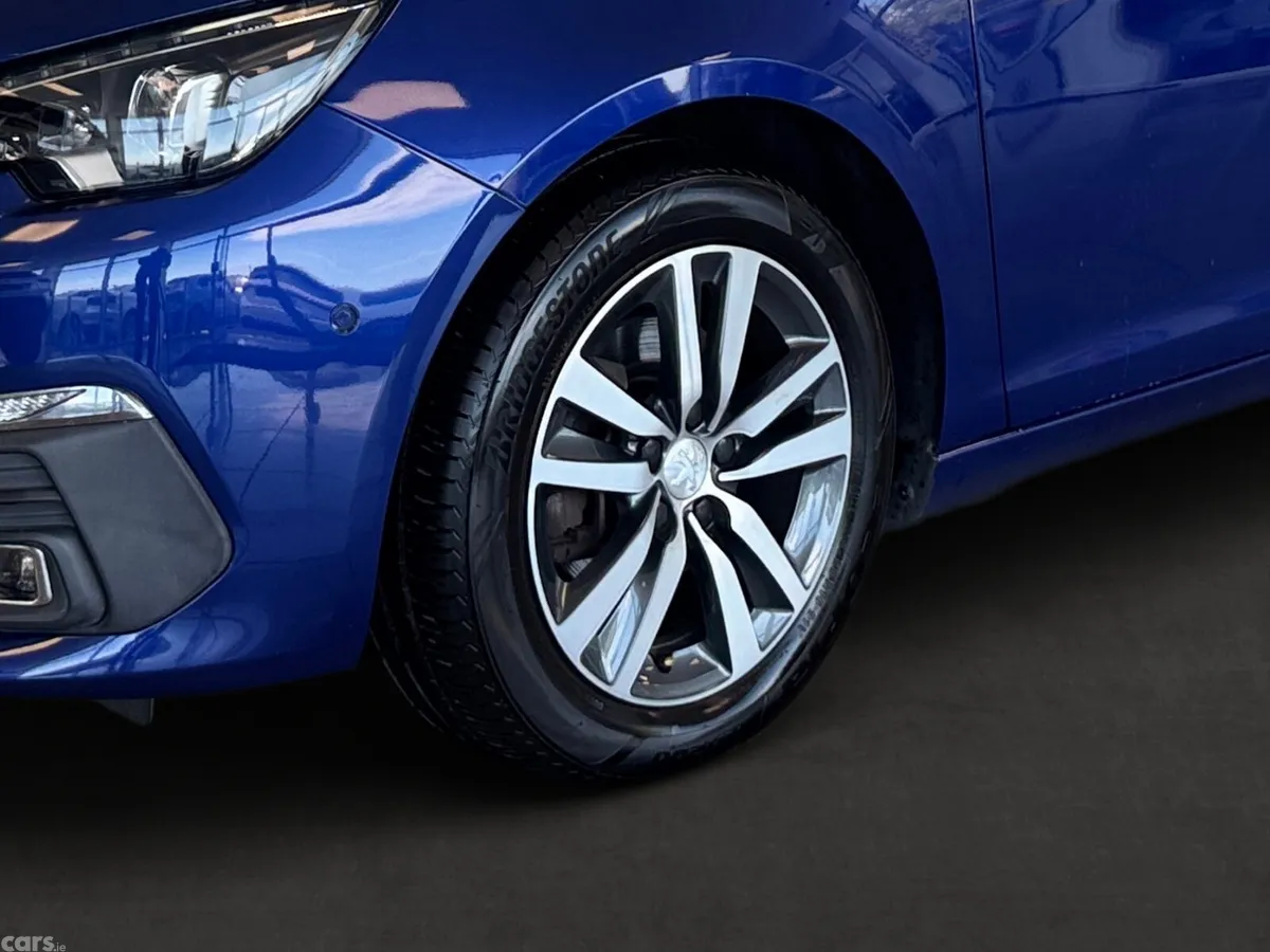 Peugeot 308 Hatchback, Diesel, 2019, Blue