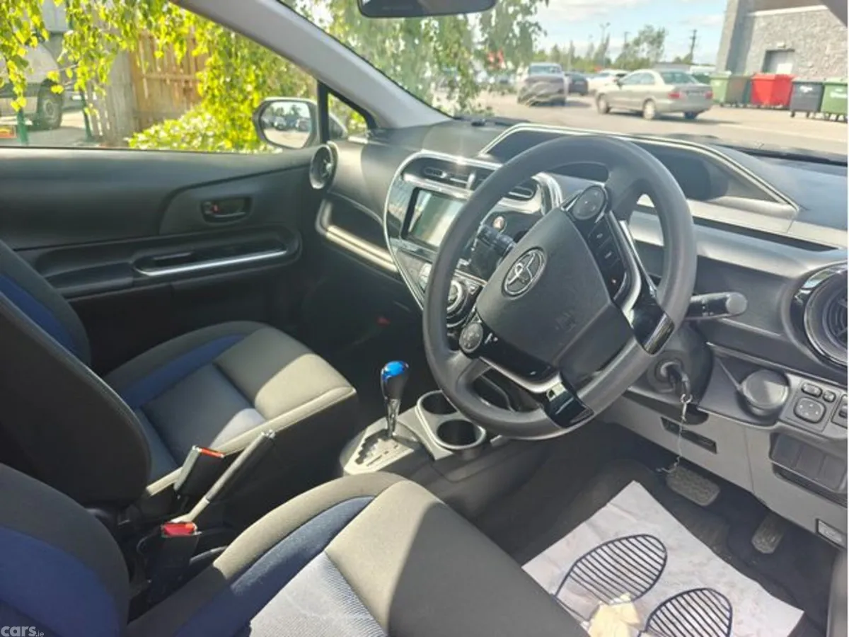 Toyota Aqua Hatchback, Petrol Hybrid, 2019, Silver