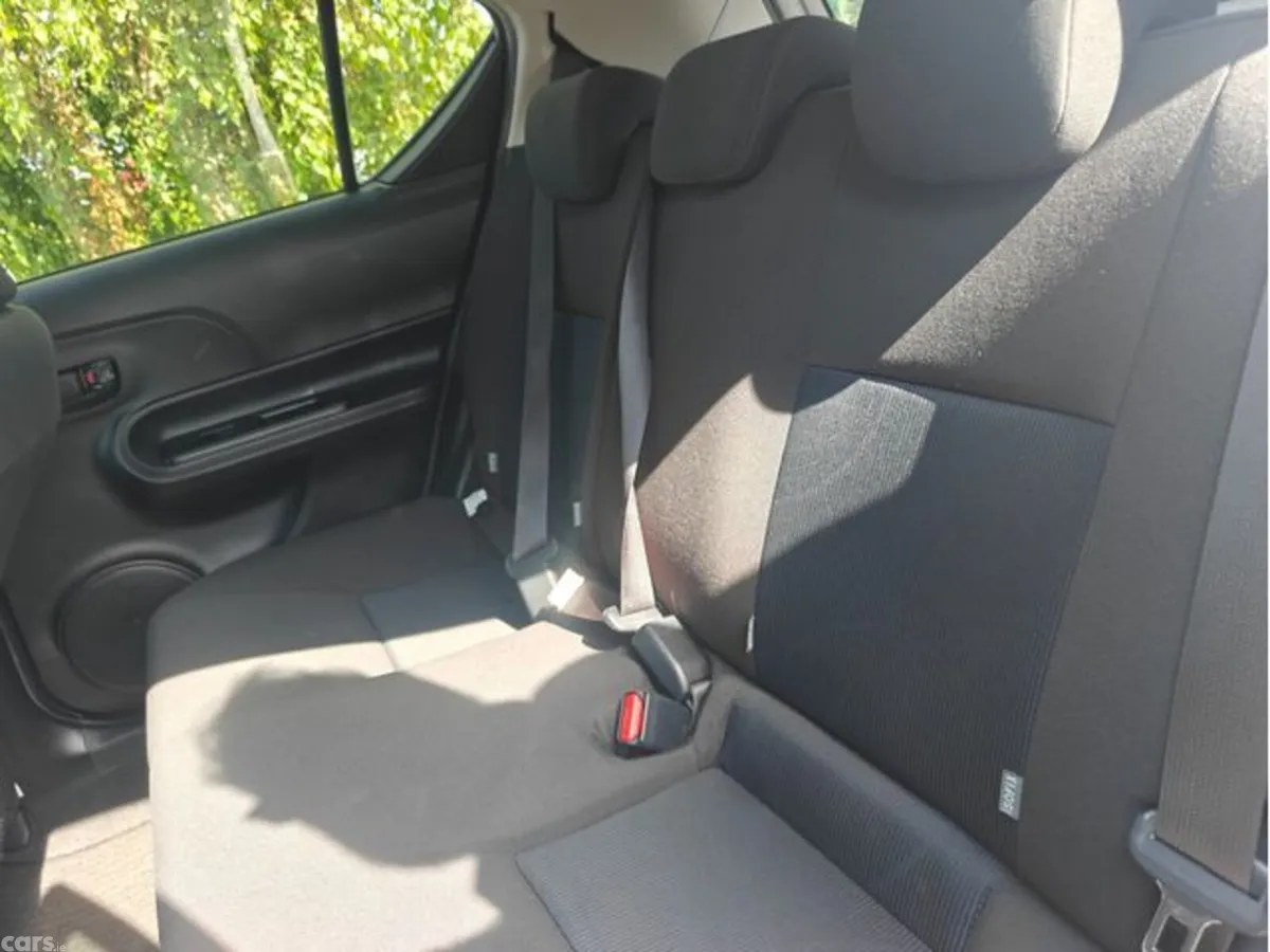 Toyota Aqua Hatchback, Petrol Hybrid, 2019, Silver